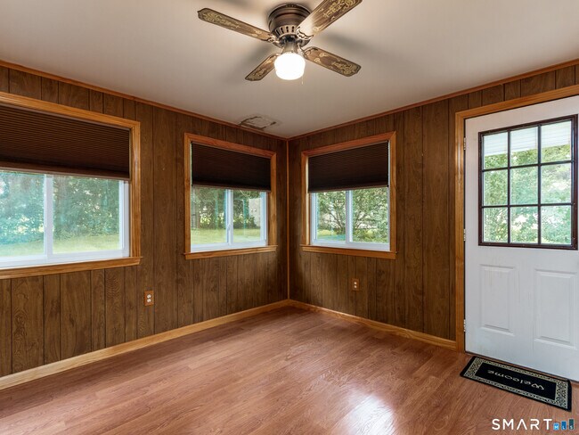 Building Photo - 115 Brandegee Ln