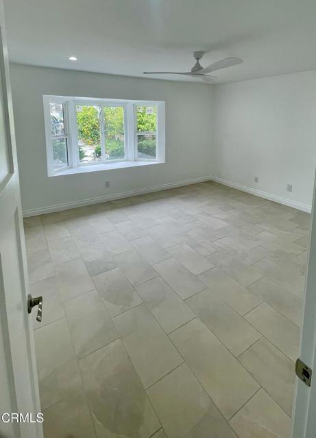 Building Photo - 1148 Colina Vista