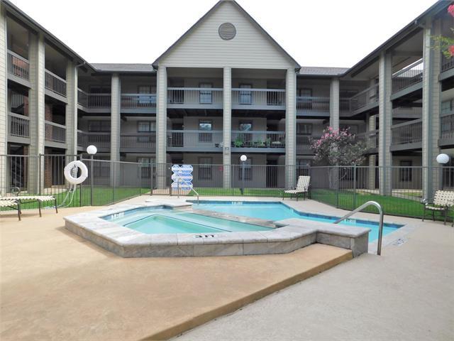 Building Photo - 218 N Texas Blvd