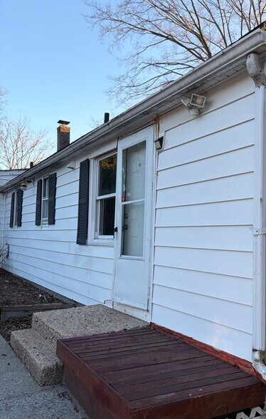 Building Photo - 180 Wessels Ave