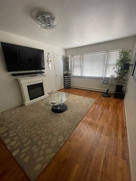 Primary Photo - 287 Perry Ave