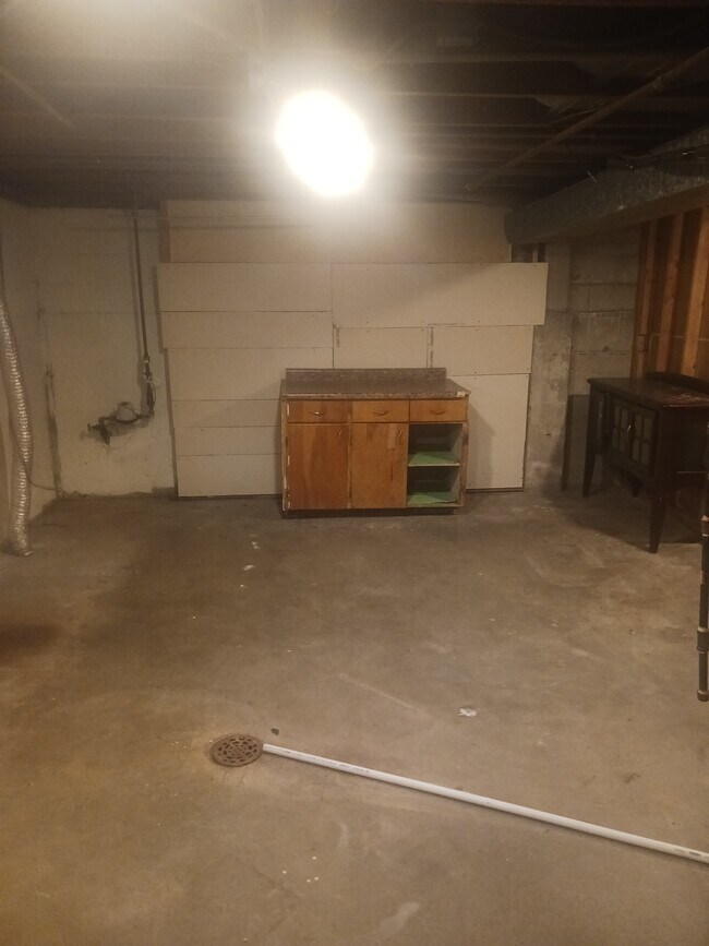 Building Photo - 297 Paxton Ave