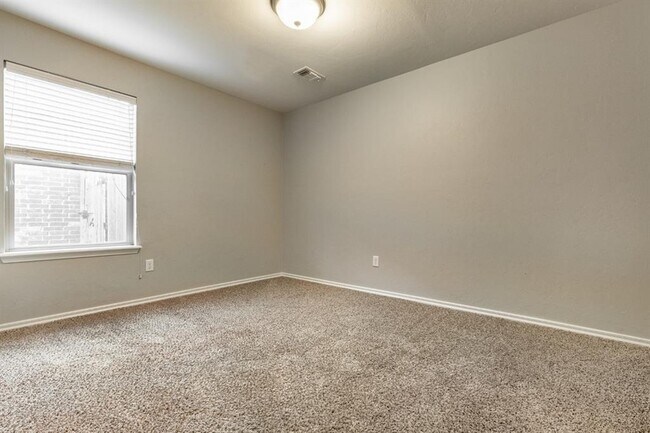 Building Photo - 2609 NW 183rd St