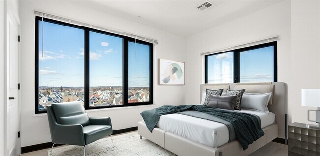 Building Photo - 600 Broadway