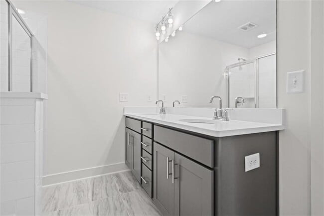 Building Photo - 28 Auburn Valley Wy