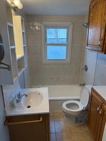 Building Photo - 26 Pinevale Ct