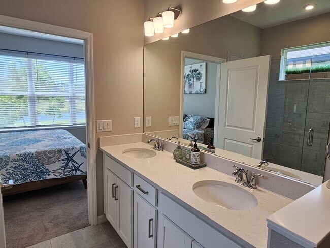 Building Photo - Annual Furnished or Seasonal Short-Term 4 Bedroom 2.5 Bathroom Home in Palmero!