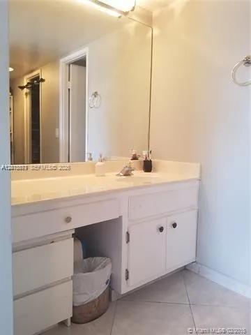 Building Photo - 1301 NE Miami Gardens Dr