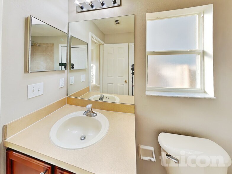 Building Photo - 3548 Cardinal Feather Dr