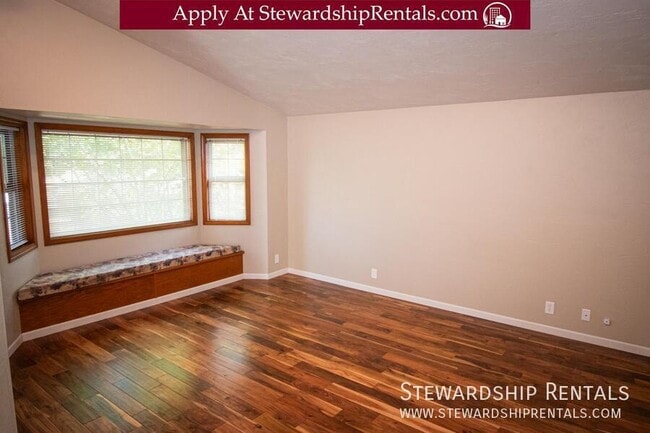 Building Photo - 5051 Forsythia St