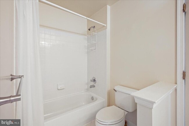 Building Photo - 10243 Brittenford Dr