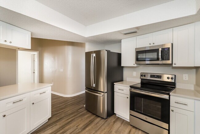 Building Photo - 8823 Gum Tree Ave