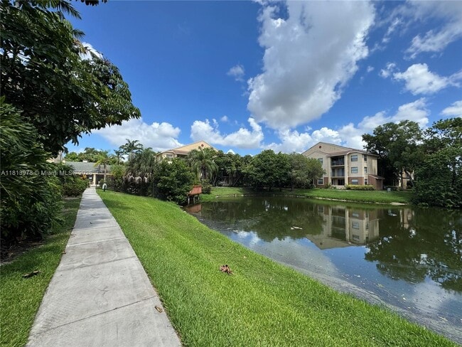 Building Photo - 9999 Summerbreeze Dr