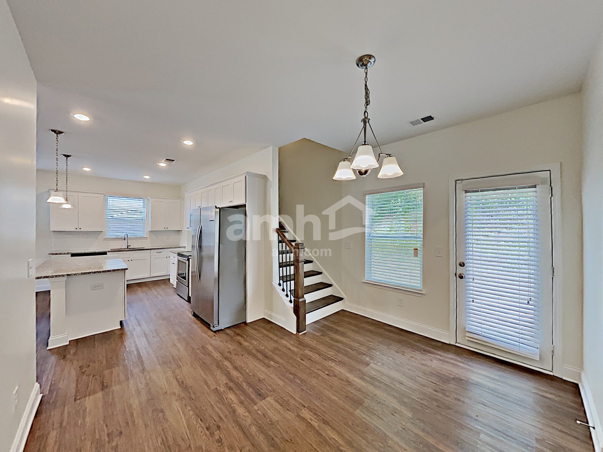 Building Photo - 104 Cobblestone Dr