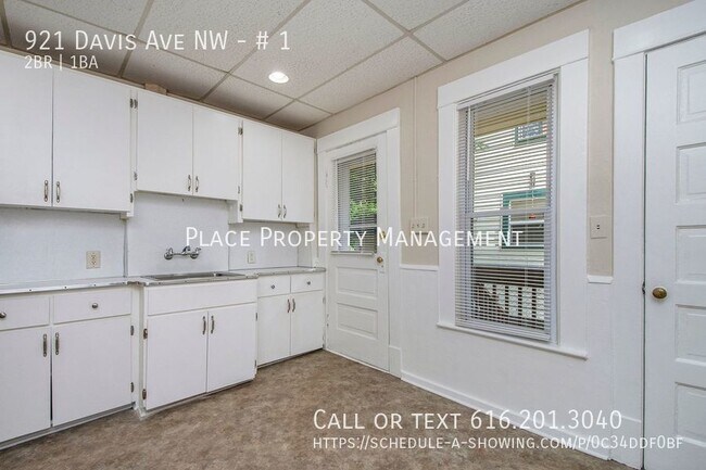 Building Photo - 921 Davis Ave NW