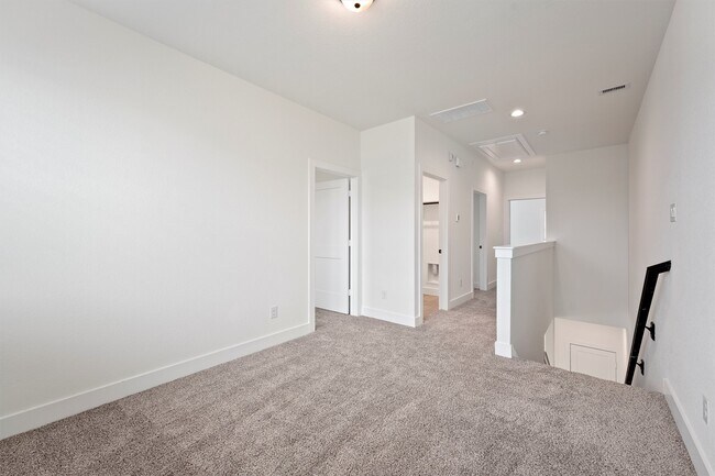 Building Photo - 21118 Medina River Dr