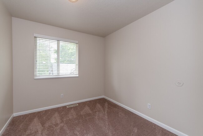 Building Photo - 2270 S 700 E