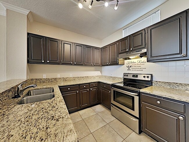 Building Photo - 1835 Shadow View Cir