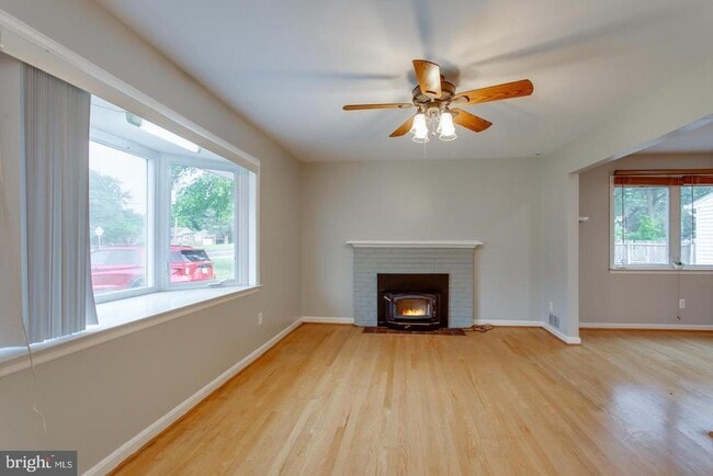 Building Photo - 5834 Pratt St