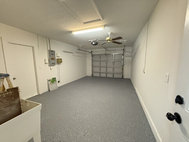 Building Photo - 8023 Wooden Dr