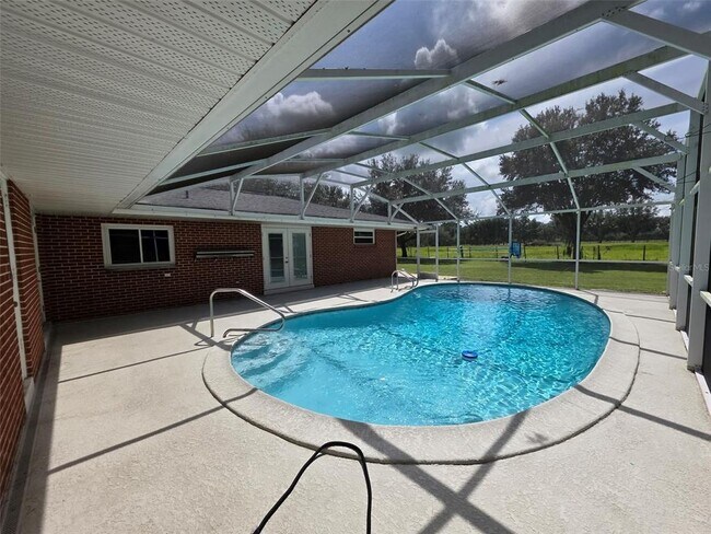 Building Photo - 25601 Laylaine Dr