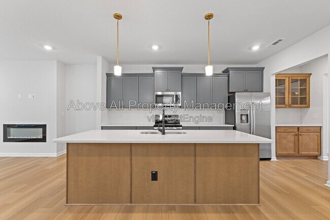 Building Photo - 204 White Oak Gdn Wy