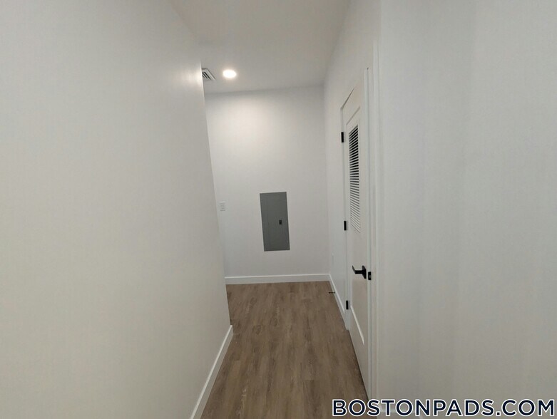 Building Photo - 199 Gardner St