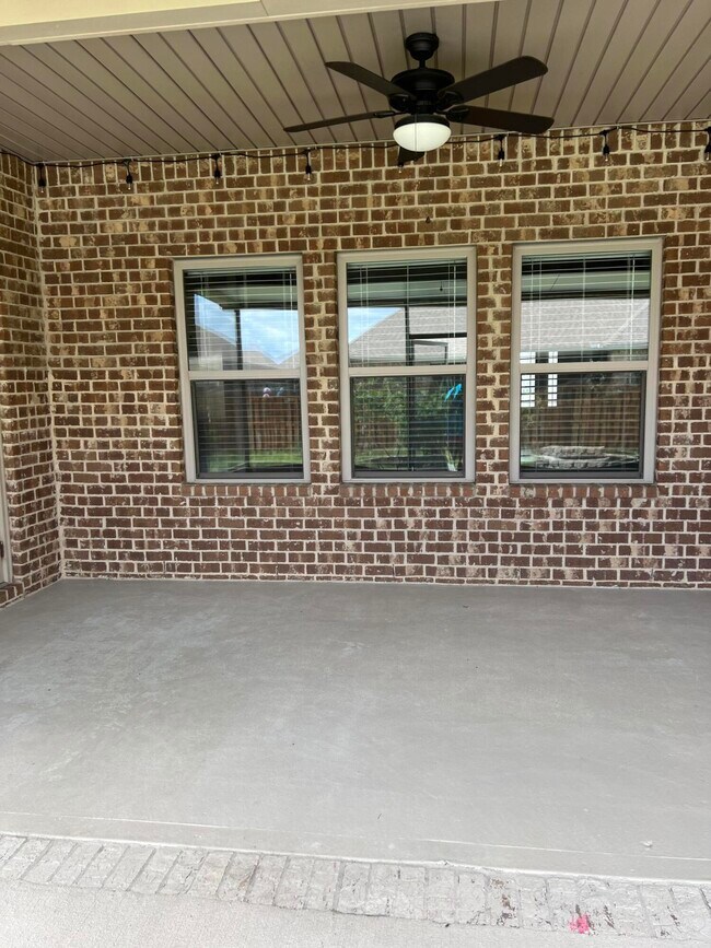 Building Photo - 516 Gadwell St