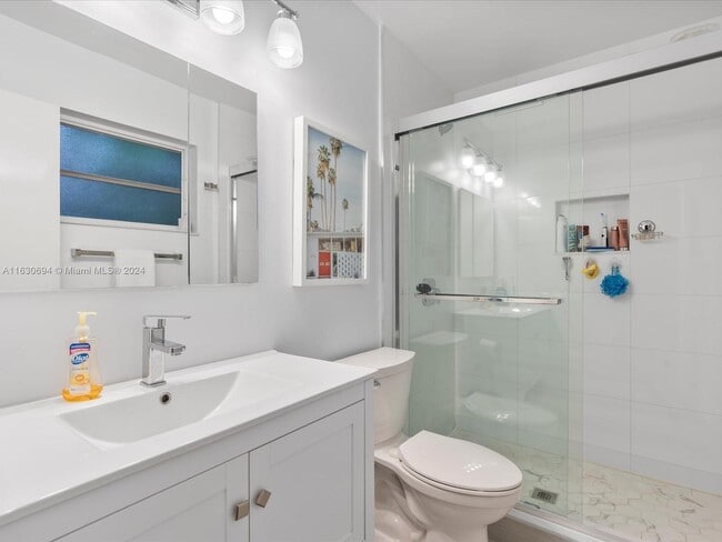 Building Photo - 6315 Cellini St