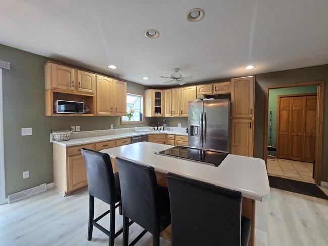 Building Photo - 9444 Windsong Ln