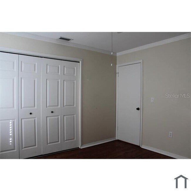 Building Photo - 8605 Champlain Ct