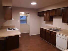 Building Photo - 1607 Hazelwood St