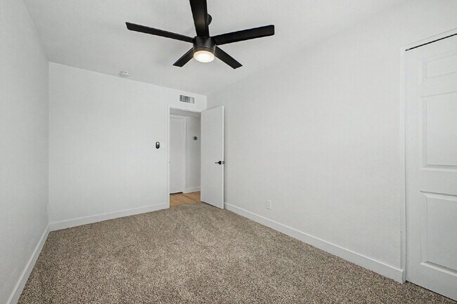 Building Photo - 2303 E Inverness Ave