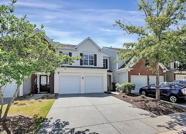 Building Photo - Beautifully Maintained 3BD/2.5BA 2 Story Townhome in Blakeney Preserve!