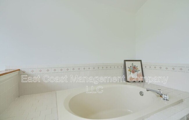 Building Photo - 403 Deer Hill Cir