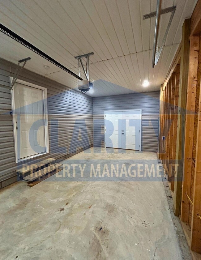 Building Photo - 2560 Humphrey Bridge Rd SW