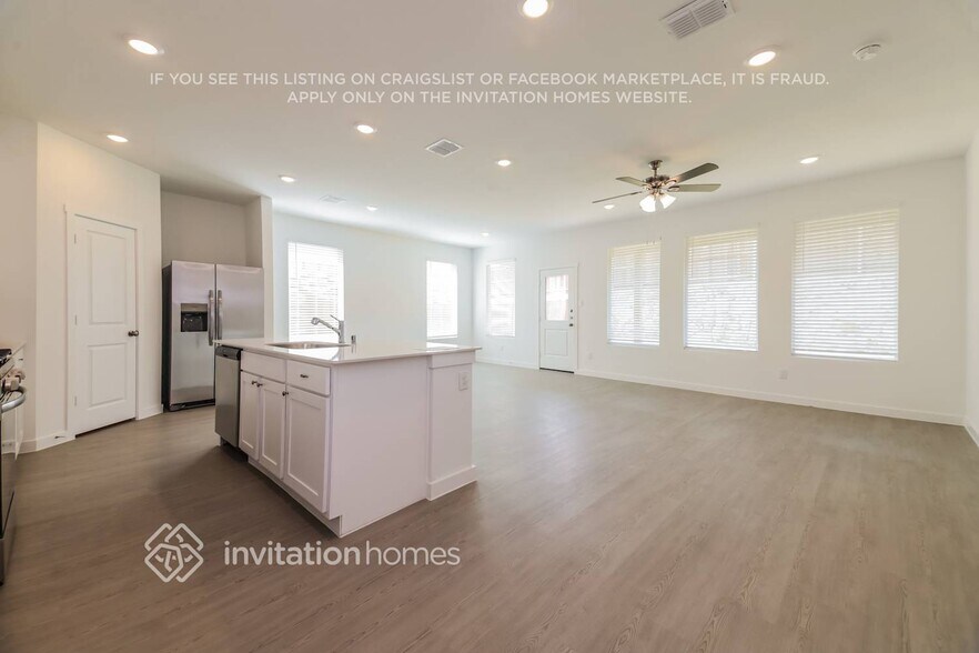 Building Photo - 331 Sedalia Trl