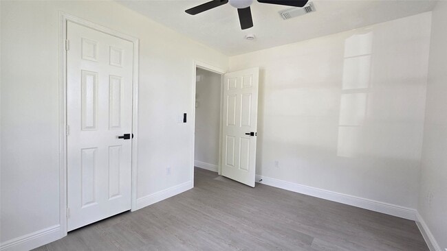 Building Photo - 10101 Bamboo Rd