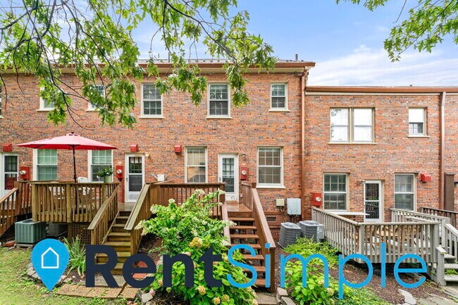 Building Photo - 1300 S Barton St
