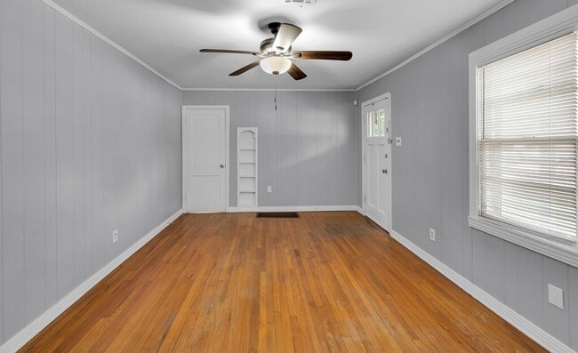 Building Photo - 3824 James Ave