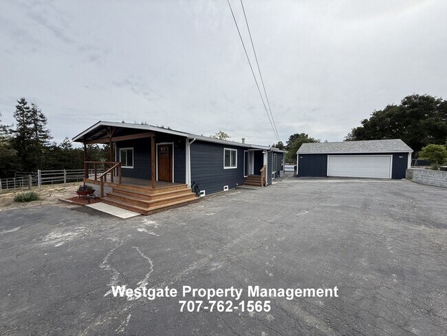 Building Photo - 965 Eastman Ln
