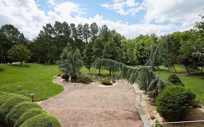 Building Photo - 9 Alloway Ct