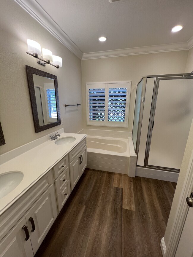 Building Photo - 43142 Caminata Dr