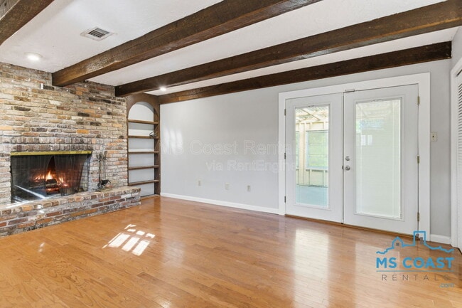 Building Photo - 339 Hilton Ave