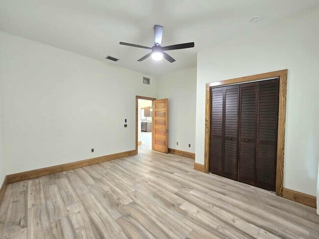 Building Photo - Lakeland's Historic District: 3 Bed/2 Bath