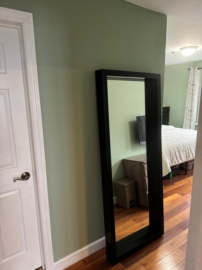 Building Photo - 413-415 9th St