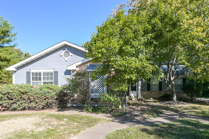 Primary Photo - 14311 Riverfront Dr