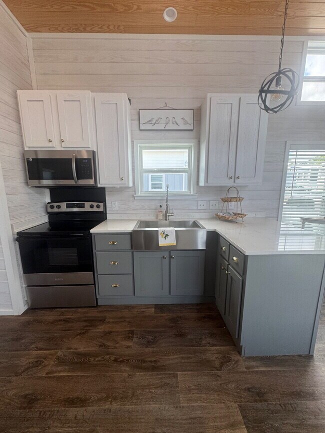 Building Photo - Tiny home at the Hamlet in Simple Living