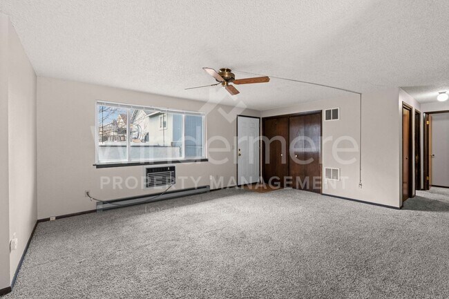 Building Photo - 3142 E 31st Ave