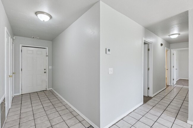 Building Photo - 3 bed, 2.5  bath house in Warr Acres